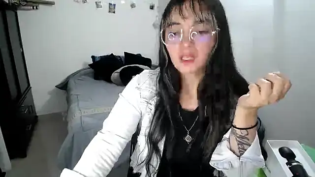 Snapshot of Came-II chatting on 10/15/25, 10:23 Came-II online show from 10/15/25, 10:23