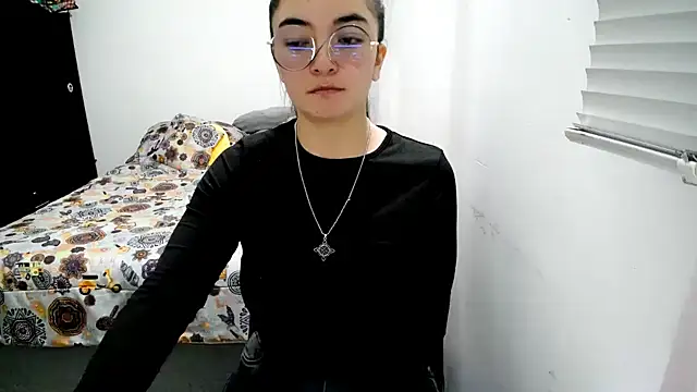 Snapshot of Came-II chatting on 12/21/25, 01:52 Came-II online show from 12/21/25, 01:52