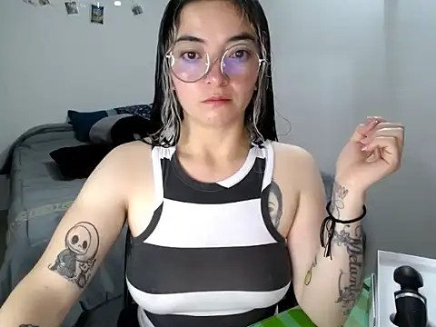 Snapshot of Came-II chatting on 10/28/25, 10:58 Came-II online show from 10/28/25, 10:58