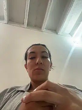 SALOME KORLAND online show from 11/13/25, 08:02