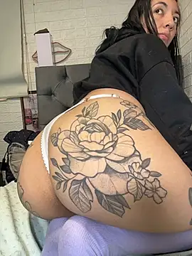 SALOME KORLAND online show from 11/15/25, 05:17