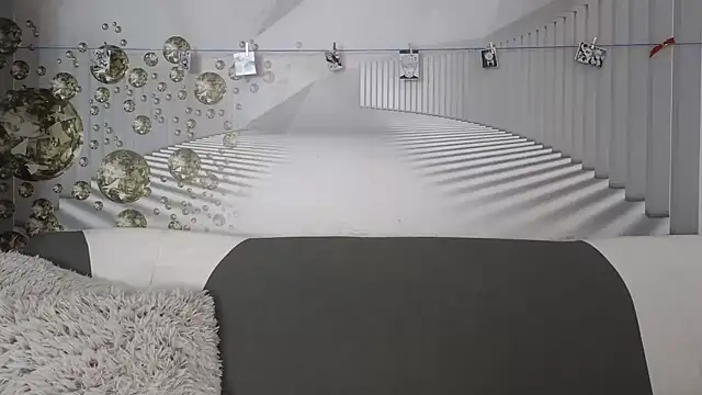 Snapshot of EvoletteLouLou chatting on 09/14/25, 12:05 EvoletteLouLou online show from 09/14/25, 12:05