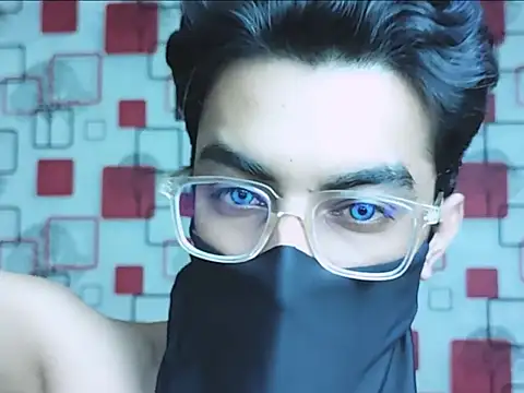 ChiseledCharm online show from 10/08/25, 05:57