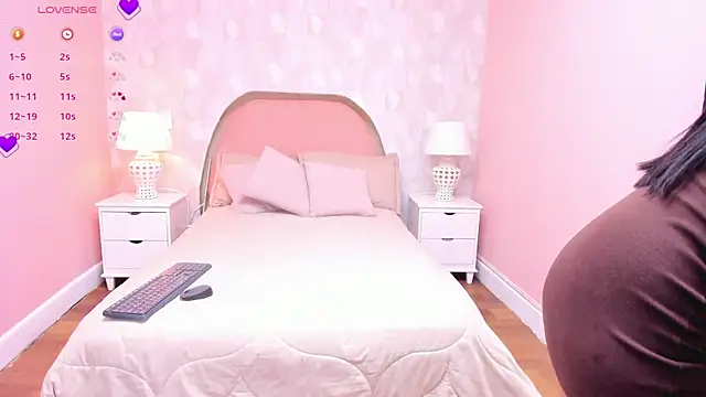 isabella milf  online show from 04/07/26, 07:04