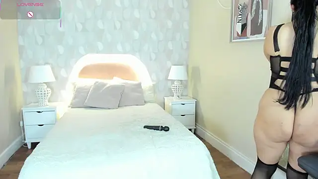 isabella milf  online show from 12/05/25, 07:12