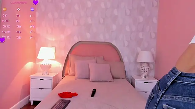 isabella milf  online show from 04/05/26, 07:09