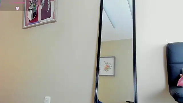 isabella milf  online show from 10/11/25, 07:04