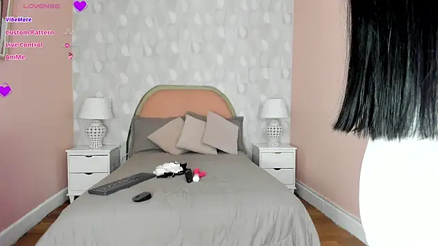 isabella milf  online show from 04/19/26, 12:06