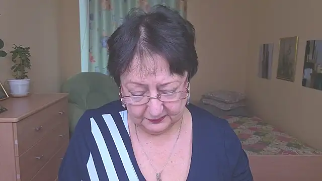 Snapshot of Margo_Moll chatting on 12/20/25, 08:28 Margo Moll online show from 12/20/25, 08:28