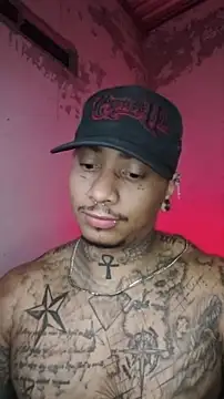 Snapshot of David_tatto1 chatting on 02/25/26, 03:18 David tatto1 online show from 02/25/26, 03:18