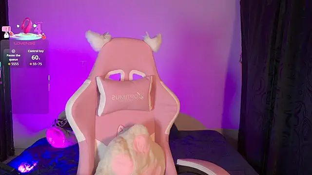 Gaby  Howards online show from 10/31/25, 07:10