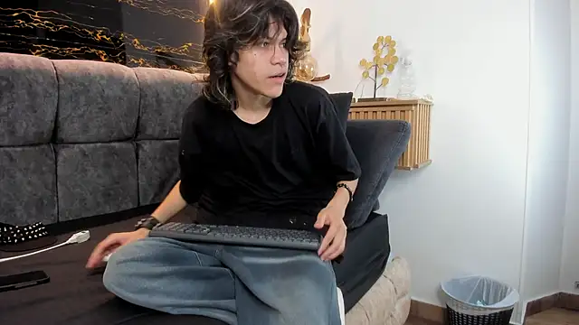 Diamond twink online show from 03/20/26, 01:45
