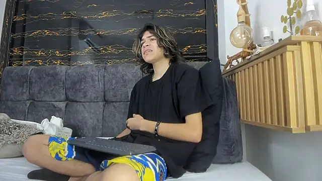 Diamond twink online show from 02/13/26, 01:55