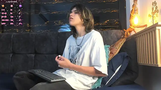 Diamond twink online show from 11/30/25, 03:40