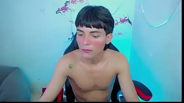 Thommy cute online show from 11/16/25, 01:16