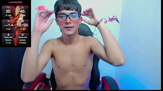 Thommy cute online show from 11/12/25, 01:48