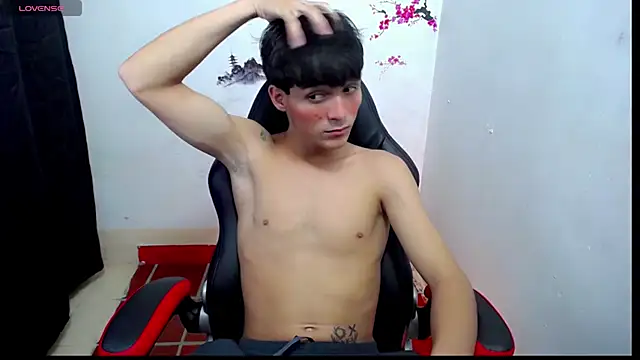 Thommy cute online show from 10/31/25, 01:24