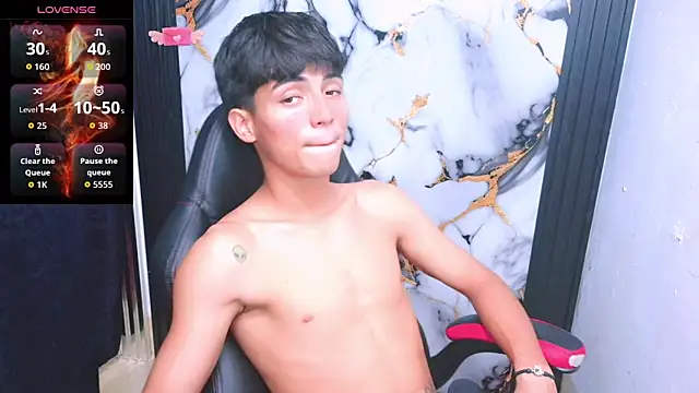 Thommy cute online show from 01/05/26, 08:12