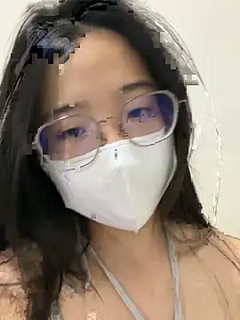 Snapshot of LHeart chatting on 04/15/26, 02:32 LHeart online show from 04/15/26, 02:32