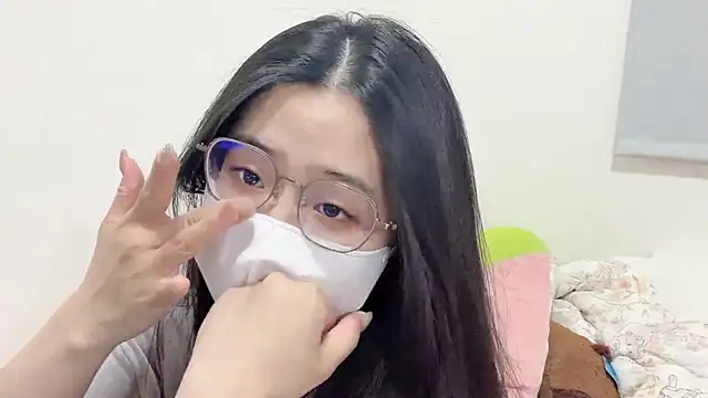 Snapshot of LHeart chatting on 03/09/26, 01:47 LHeart online show from 03/09/26, 01:47