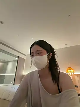 Snapshot of LHeart chatting on 05/18/26, 12:54 LHeart online show from 05/18/26, 12:54