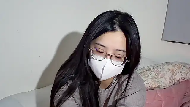 Snapshot of LHeart chatting on 01/11/26, 02:35 LHeart online show from 01/11/26, 02:35