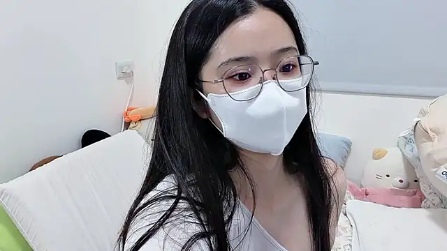 Snapshot of LHeart chatting on 05/25/26, 01:54 LHeart online show from 05/25/26, 01:54