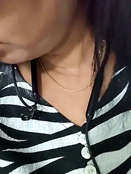 Snapshot of sesiteluguammayi chatting on 09/17/25, 03:08 sesiteluguammayi online show from 09/17/25, 03:08