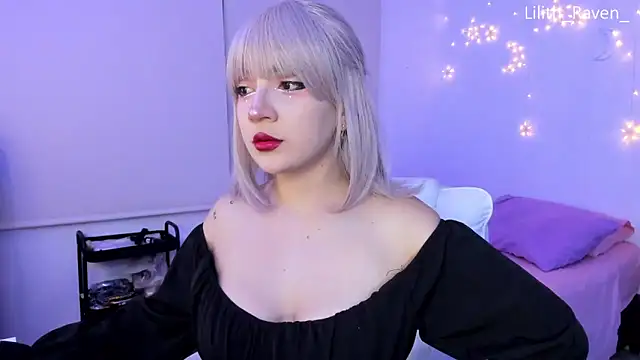 Snapshot of Lilith_Raven_ chatting on 09/24/25, 03:46 Lilith Raven online show from 09/24/25, 03:46
