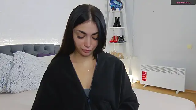 Snapshot of Agnessa chatting on 11/30/25, 09:10 Agnessa online show from 11/30/25, 09:10