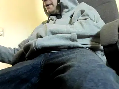 skateboy78 online show from 02/04/25, 11:49