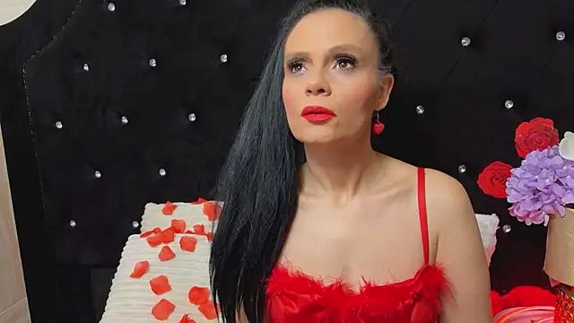 Snapshot of Sweeteest_Julie chatting on 02/15/26, 12:33 Sweeteest Julie online show from 02/15/26, 12:33