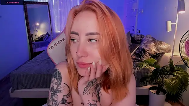 Snapshot of deboramoore chatting on 06/30/26, 03:17 deboramoore online show from 06/30/26, 03:17