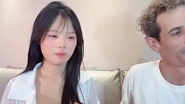 Snapshot of 19cmfuck18girl chatting on 05/20/26, 03:20 19cmfuck18girl online show from 05/20/26, 03:20