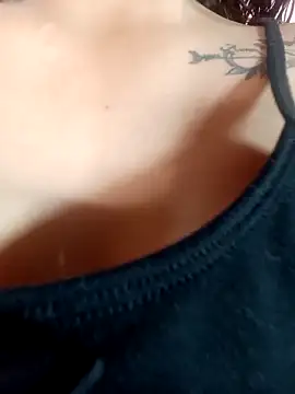 Fox Roxxan online show from 10/21/25, 01:38