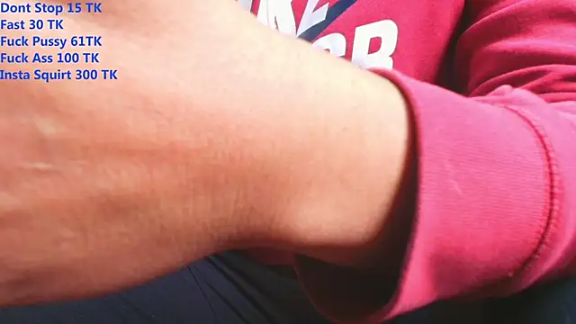 couplelove543 online show from 10/03/25, 12:39