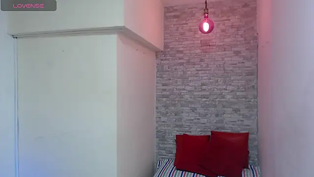 Stephany Rodriguez online show from 09/17/25, 12:29