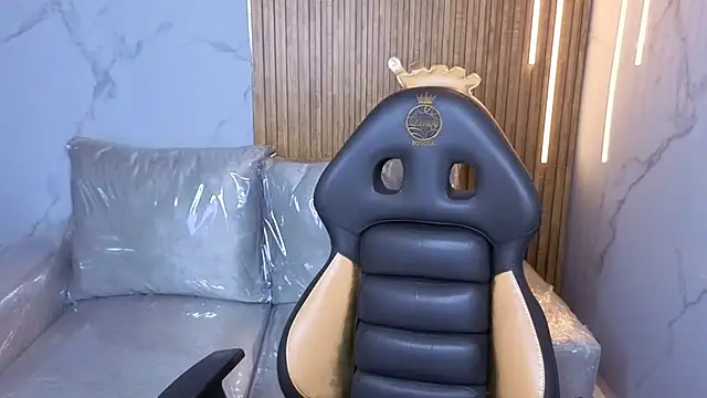 Stephany Rodriguez online show from 11/21/25, 08:08