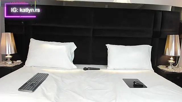 KatlynRous online show from 11/10/25, 05:18