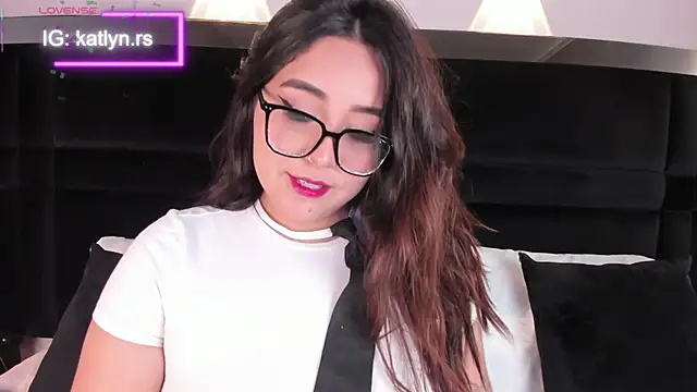 KatlynRous online show from 11/27/25, 05:13