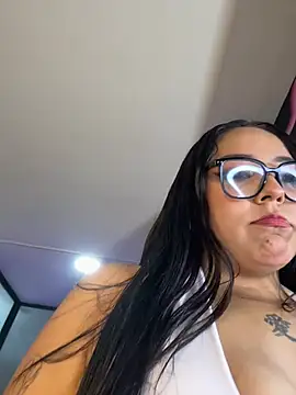 KatlynRous online show from 02/28/26, 05:34