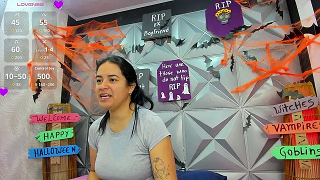 Snapshot of GreciaFox1 chatting on 10/30/25, 10:46 GreciaFox1 online show from 10/30/25, 10:46