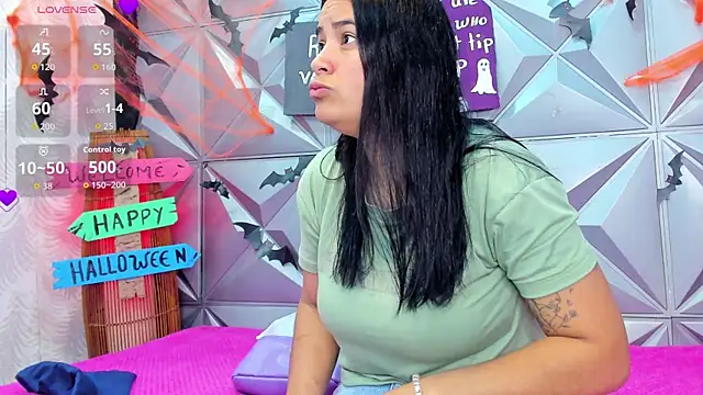 Snapshot of GreciaFox1 chatting on 10/31/25, 11:18 GreciaFox1 online show from 10/31/25, 11:18