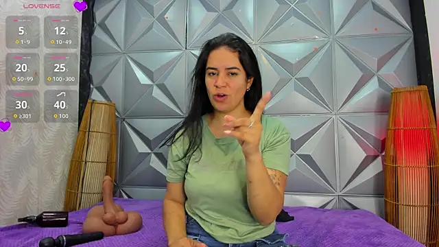 Snapshot of GreciaFox1 chatting on 11/26/25, 11:21 GreciaFox1 online show from 11/26/25, 11:21