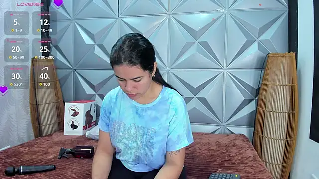 Snapshot of GreciaFox1 chatting on 11/13/25, 11:25 GreciaFox1 online show from 11/13/25, 11:25