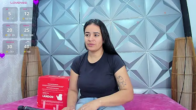 Snapshot of GreciaFox1 chatting on 11/19/25, 11:43 GreciaFox1 online show from 11/19/25, 11:43