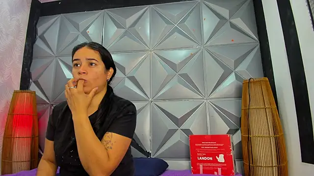 Snapshot of GreciaFox1 chatting on 12/04/25, 11:31 GreciaFox1 online show from 12/04/25, 11:31