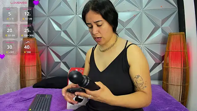 GreciaFox1 online show from 12/22/25, 11:43