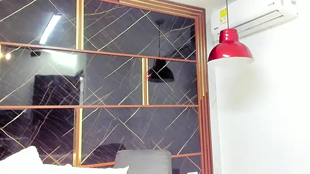 HannyThompson online show from 10/28/25, 12:26