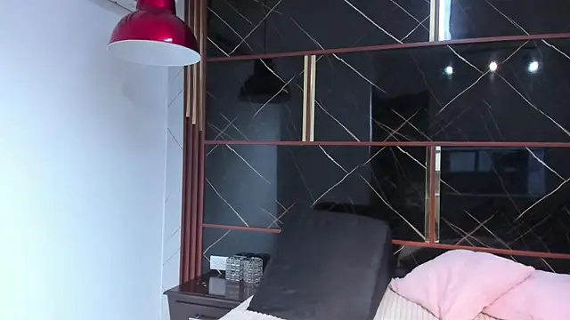 HannyThompson online show from 12/20/25, 12:41